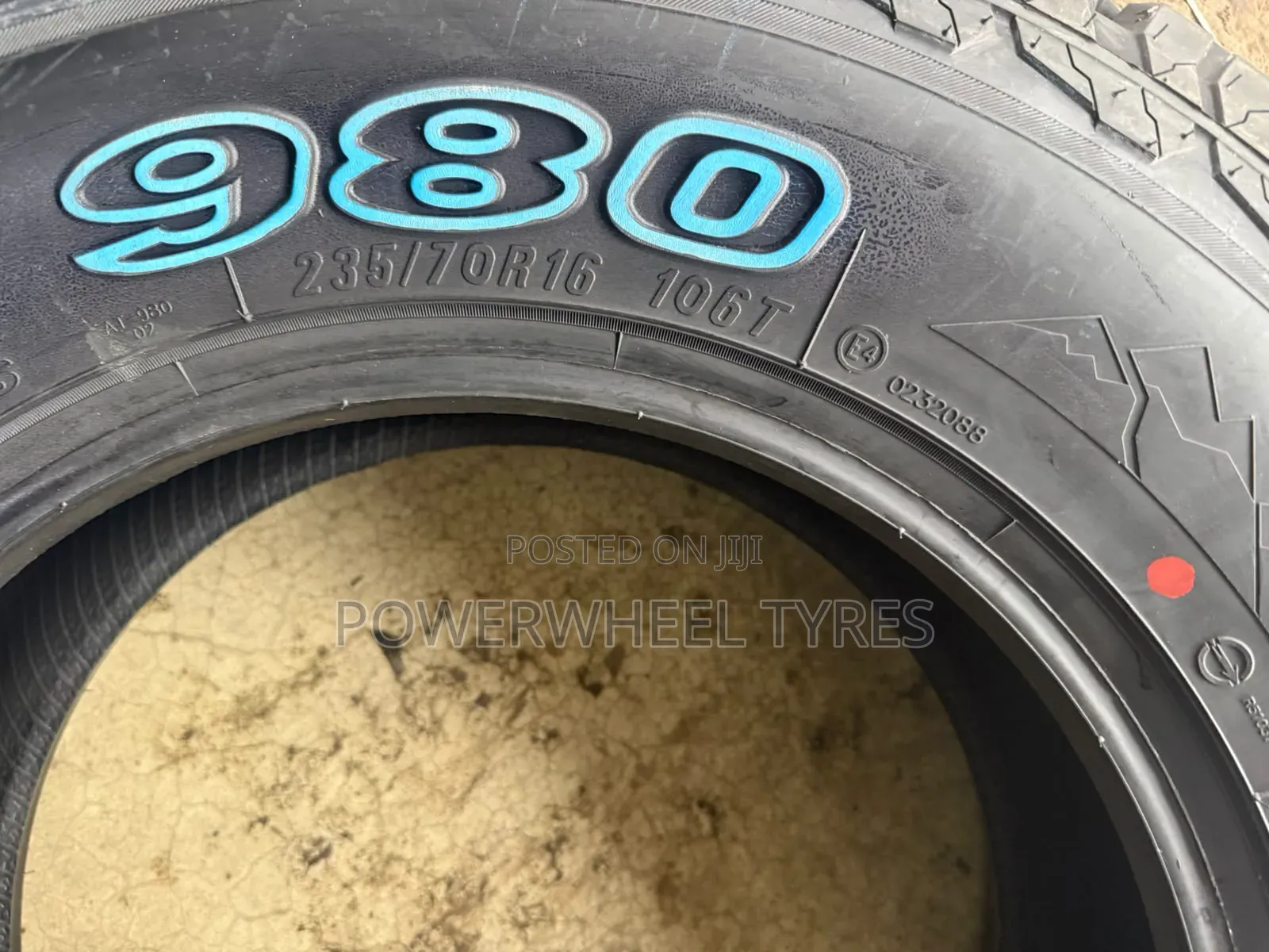 Maxxis 235/70r16