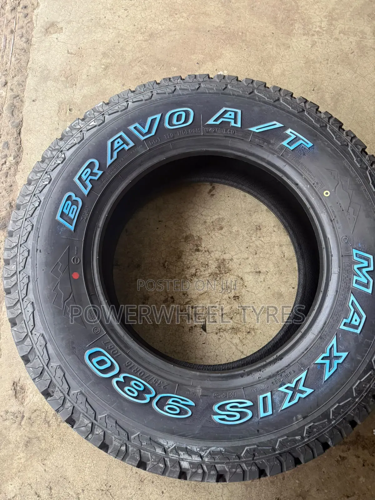 Maxxis 235/70r16
