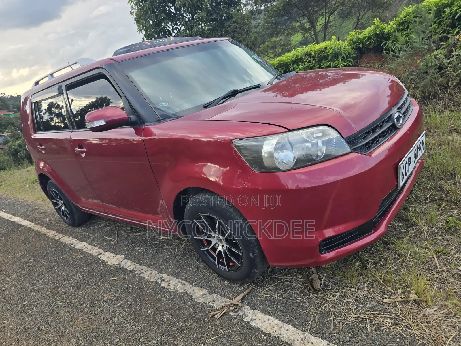 Toyota Corolla Rumion Hatchback 1.5 FWD 2011 Maroon