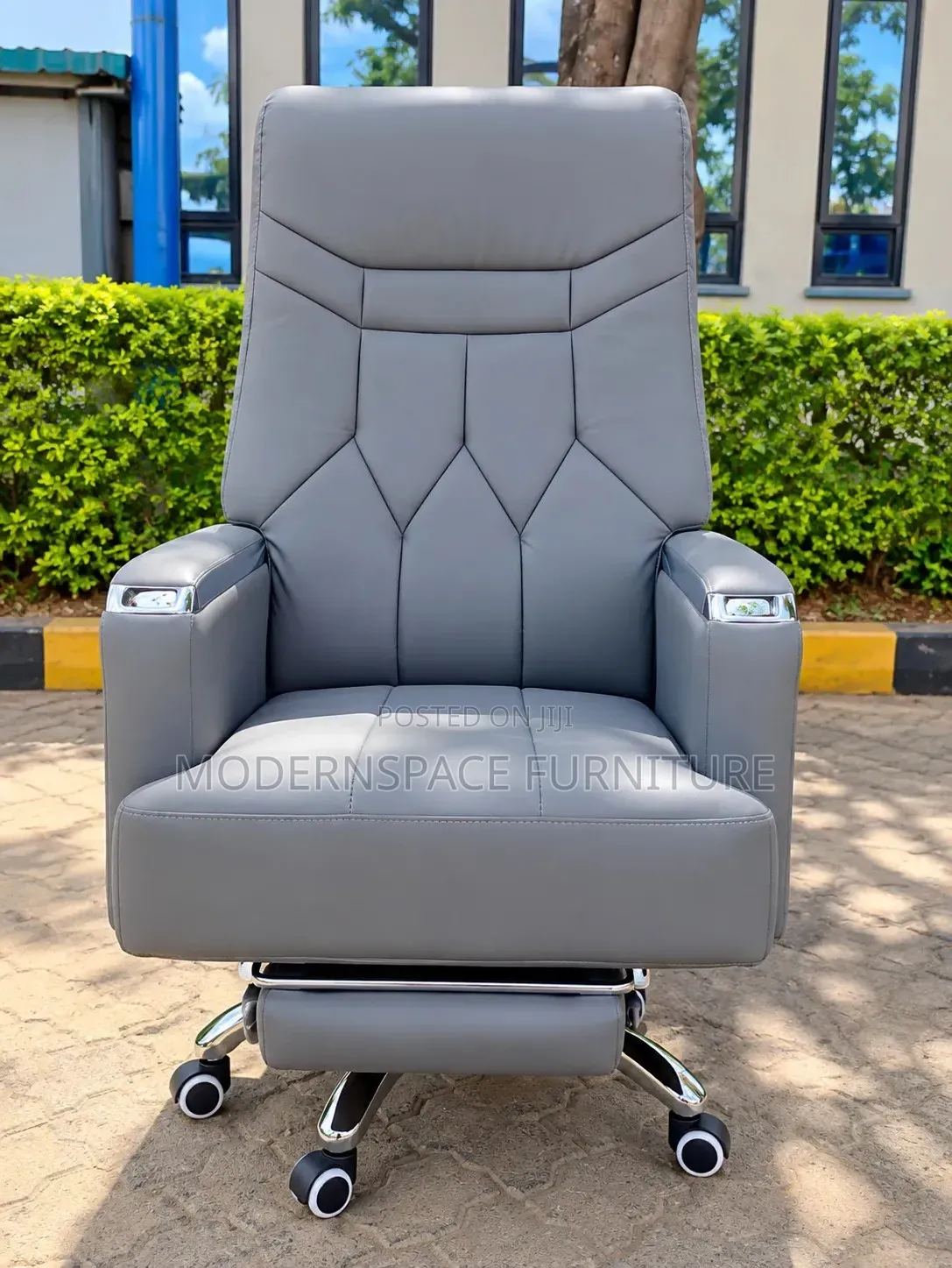 Executive Reclining Office Chair – Premium Grey Leather