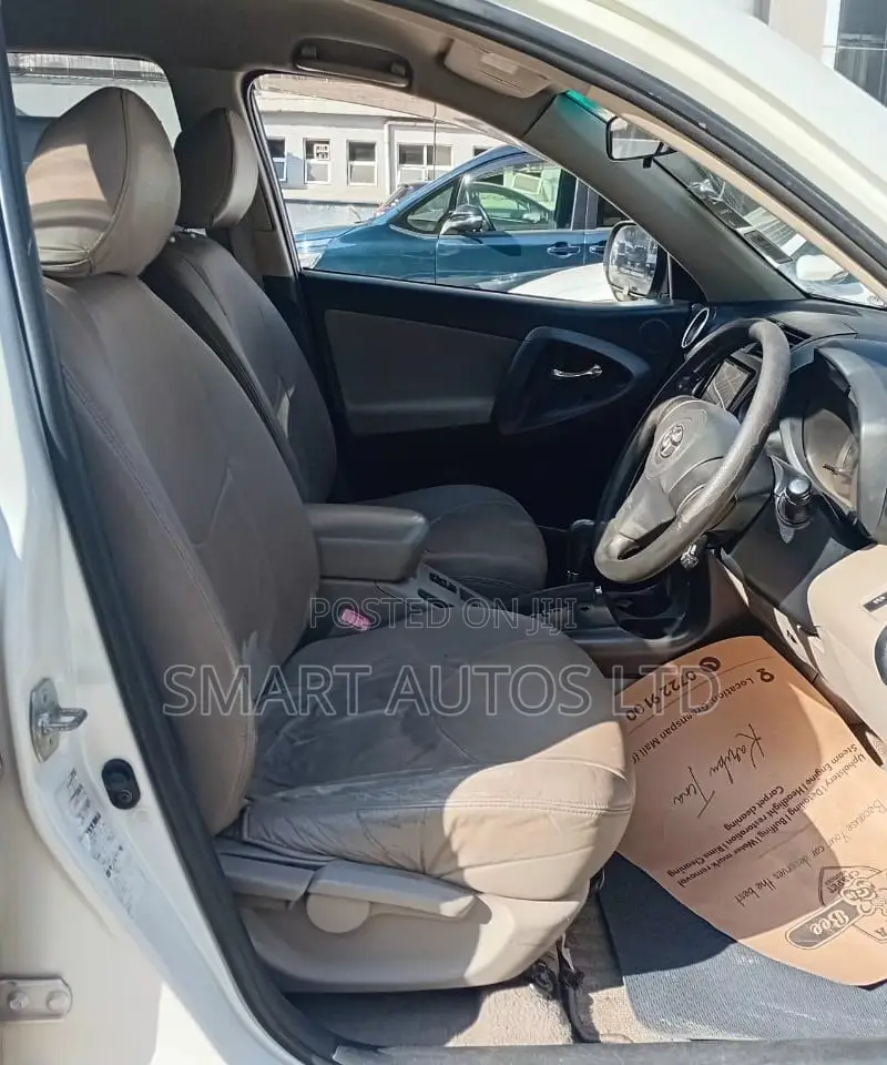 Toyota Vanguard 2008 White
