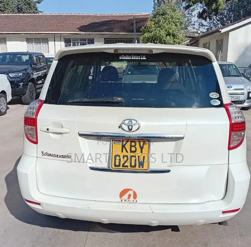 Toyota Vanguard 2008 White