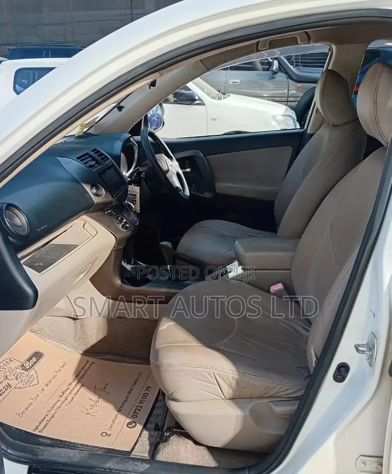 Toyota Vanguard 2008 White