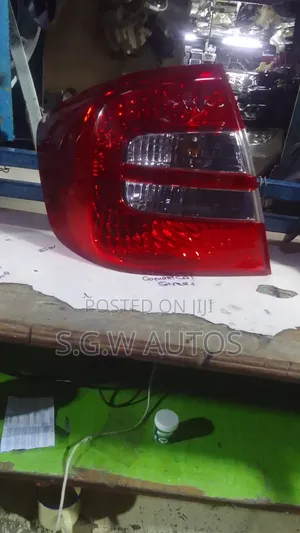 Toyota Premio 240 Taillight (2005/2006) Model