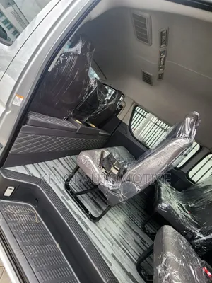 Toyota HiAce 2020 Silver