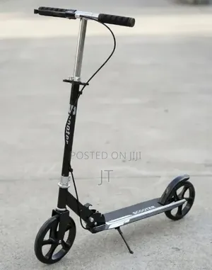 Foldable Kick Scooter With Handbrake and Kickstand