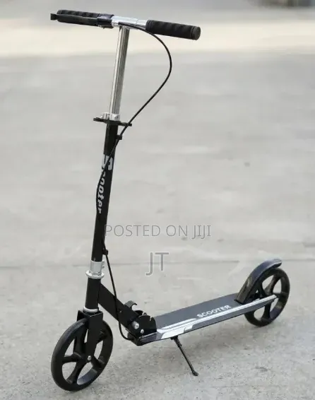 Foldable Kick Scooter With Handbrake and Kickstand