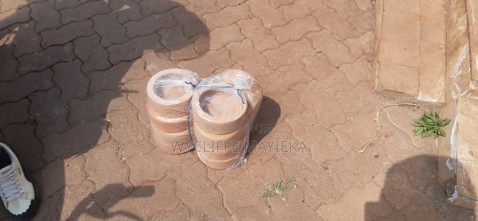 Clay Feeding Pots for Sale