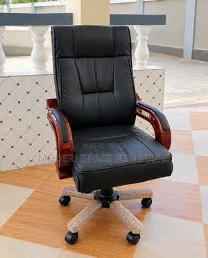 Executive High-Back Office Chair – Black Leather With Wooden Arms