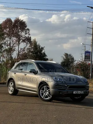 Porsche Cayenne 4dr SUV AWD (3.6L 6cyl 6M) 2014 Gray