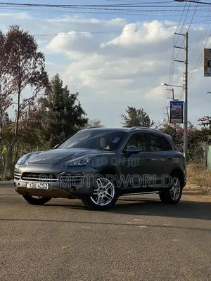 Porsche Cayenne 4dr SUV AWD (3.6L 6cyl 6M) 2014 Gray