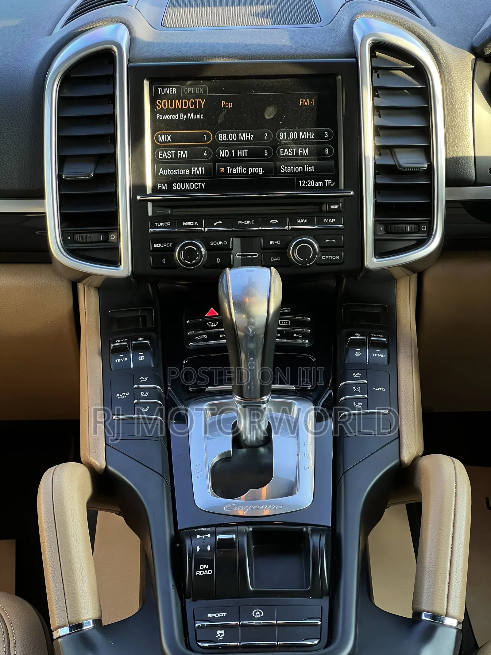 Porsche Cayenne 4dr SUV AWD (3.6L 6cyl 6M) 2014 Gray