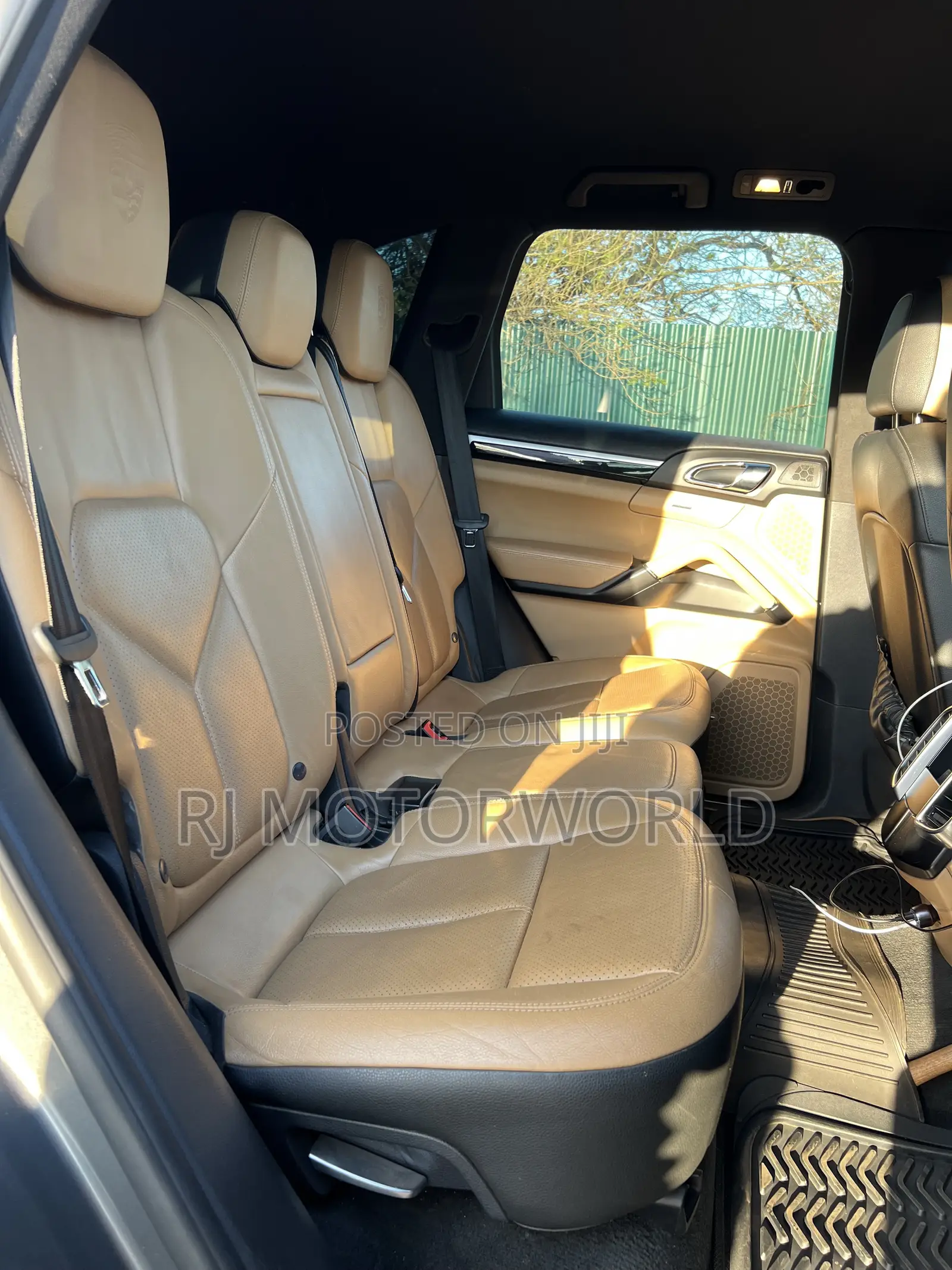 Porsche Cayenne 4dr SUV AWD (3.6L 6cyl 6M) 2014 Gray