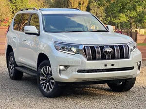 Toyota Land Cruiser Prado 2.8 2022 White