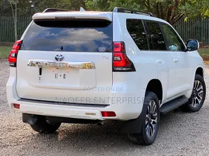Toyota Land Cruiser Prado 2.8 2022 White