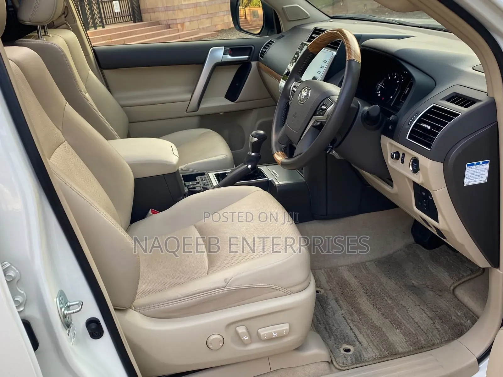 Toyota Land Cruiser Prado 2.8 2022 White