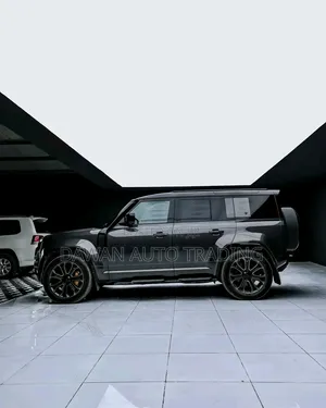 Land Rover Defender 2026 Black