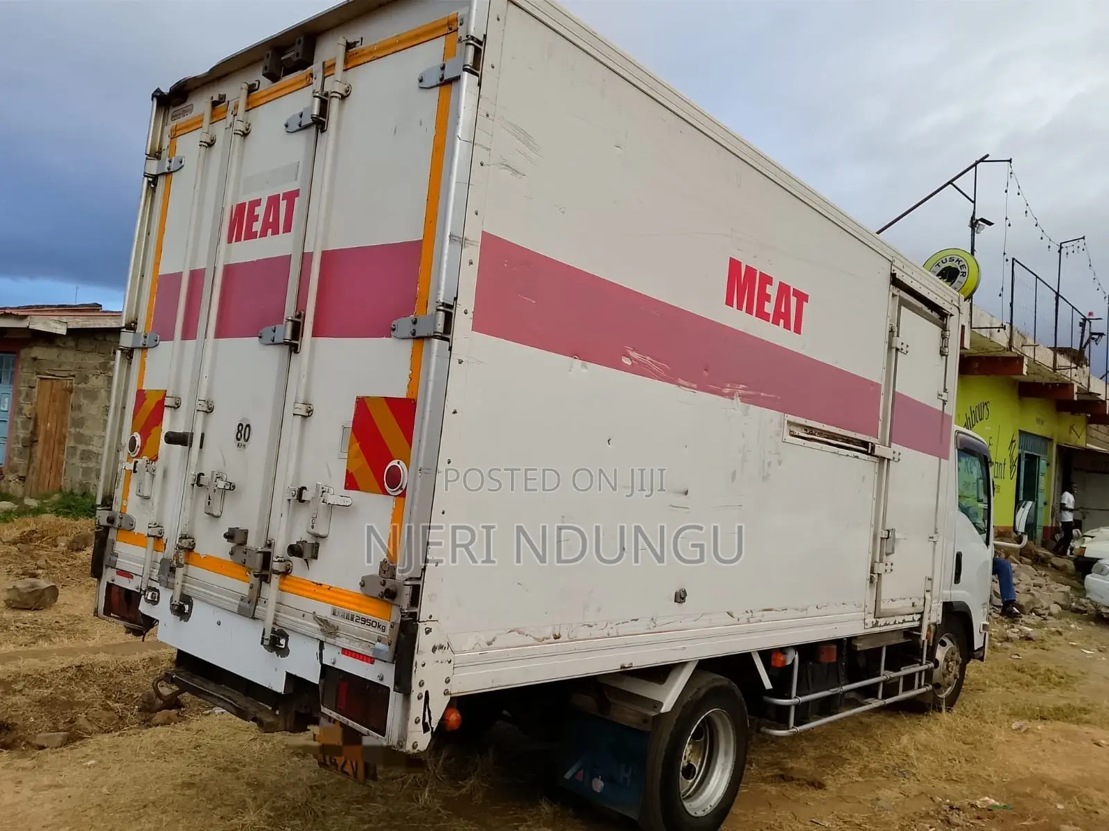 ISUZU ELF 2015 White