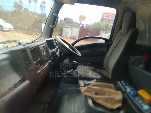 ISUZU ELF 2015 White - thumbnail 6