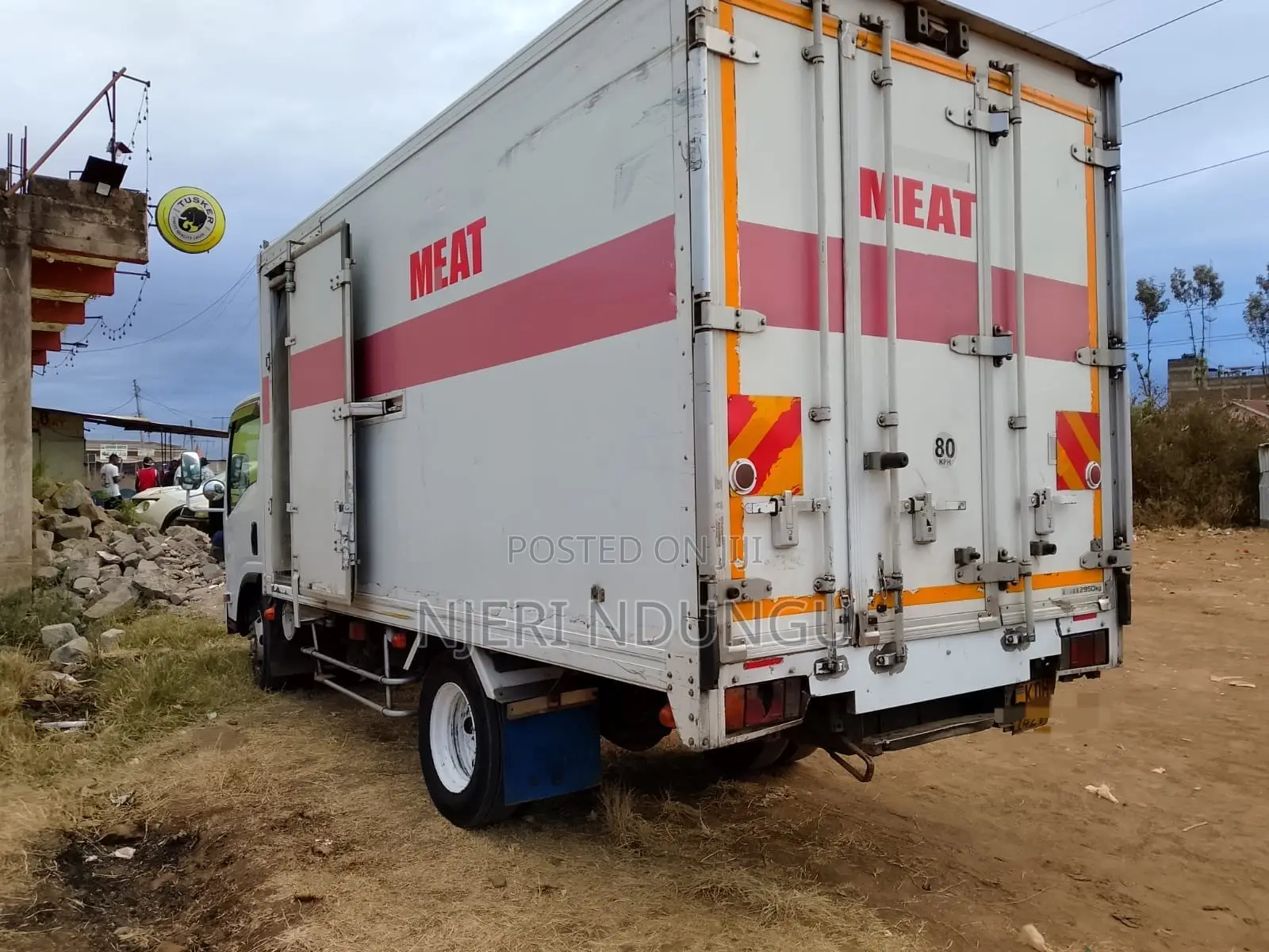 ISUZU ELF 2015 White