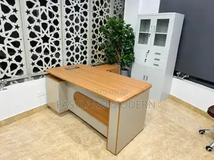 Executive Manager Desk With Side Storage Cable Management