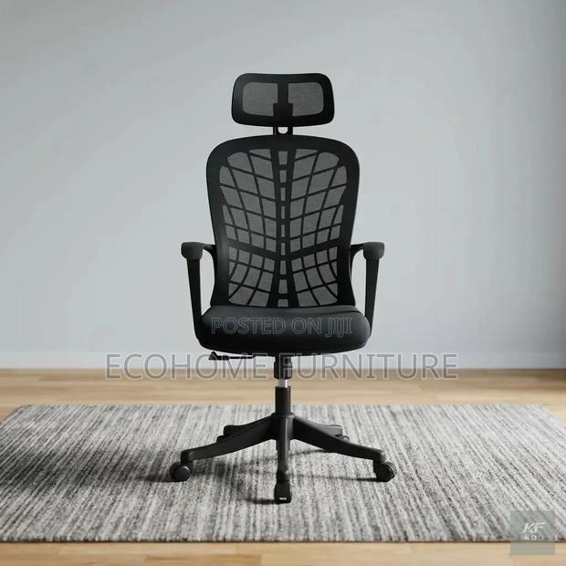 Ergonomic Mesh Office Chair With Headrest - main view