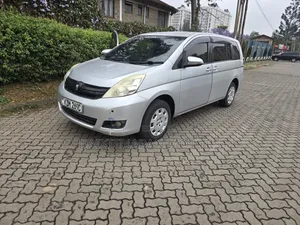 Toyota ISIS 1.8 Platana V-selection 2WD 2016 Silver