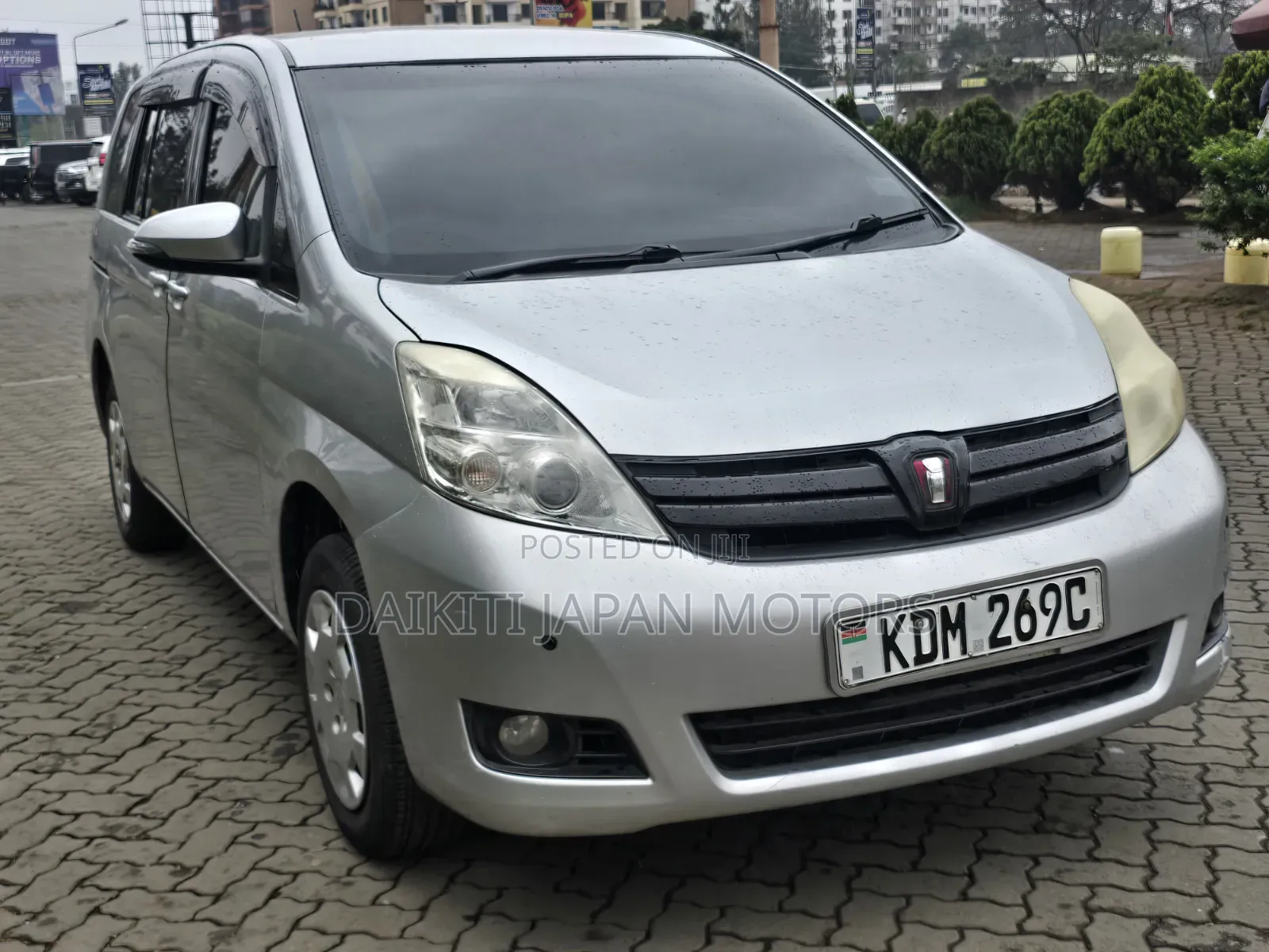 Toyota ISIS 1.8 Platana V-selection 2WD 2016 Silver