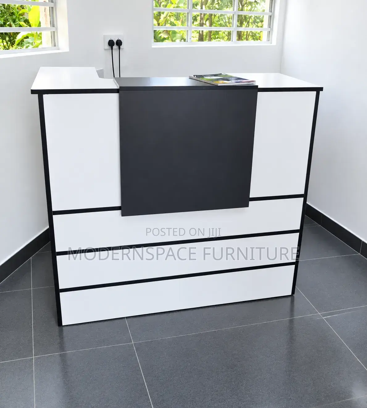 1mtr Modern Reception Desk – Stylish Office Counter