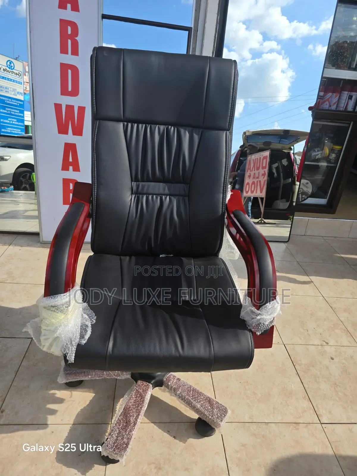 Executive Office Leather Chair.