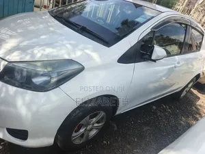 Toyota Vitz 2013 White