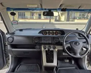 Toyota Corolla Rumion Hatchback 1.5 FWD 2008 Silver