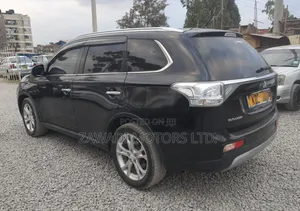 Mitsubishi Outlander 2015 Black