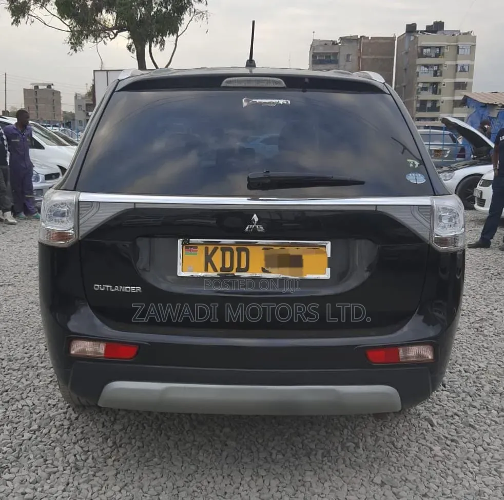 Mitsubishi Outlander 2015 Black