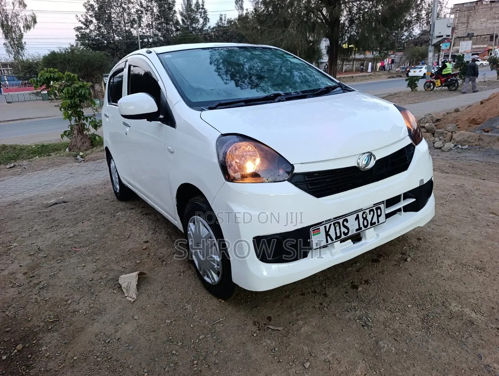 Daihatsu Mira 2017 White