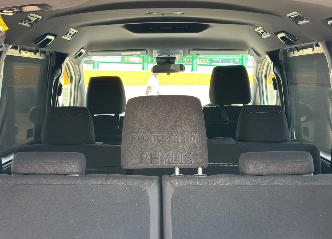 Toyota Esquire 2.0 FWD (8 seater) 2019 White