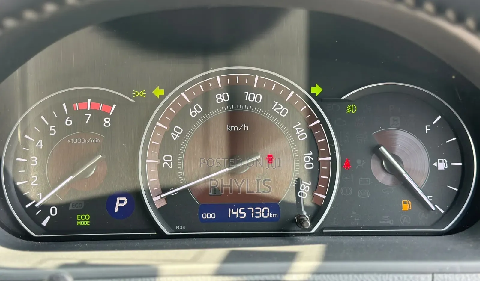 Toyota Esquire 2.0 FWD (8 seater) 2019 White