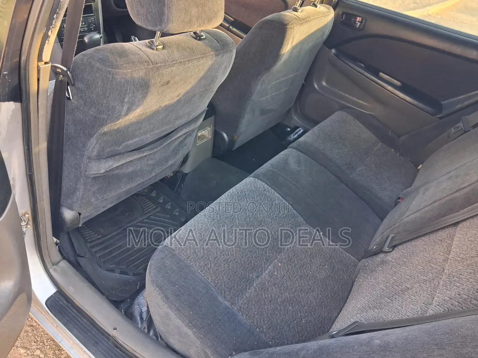 Toyota Caldina 2000 Silver