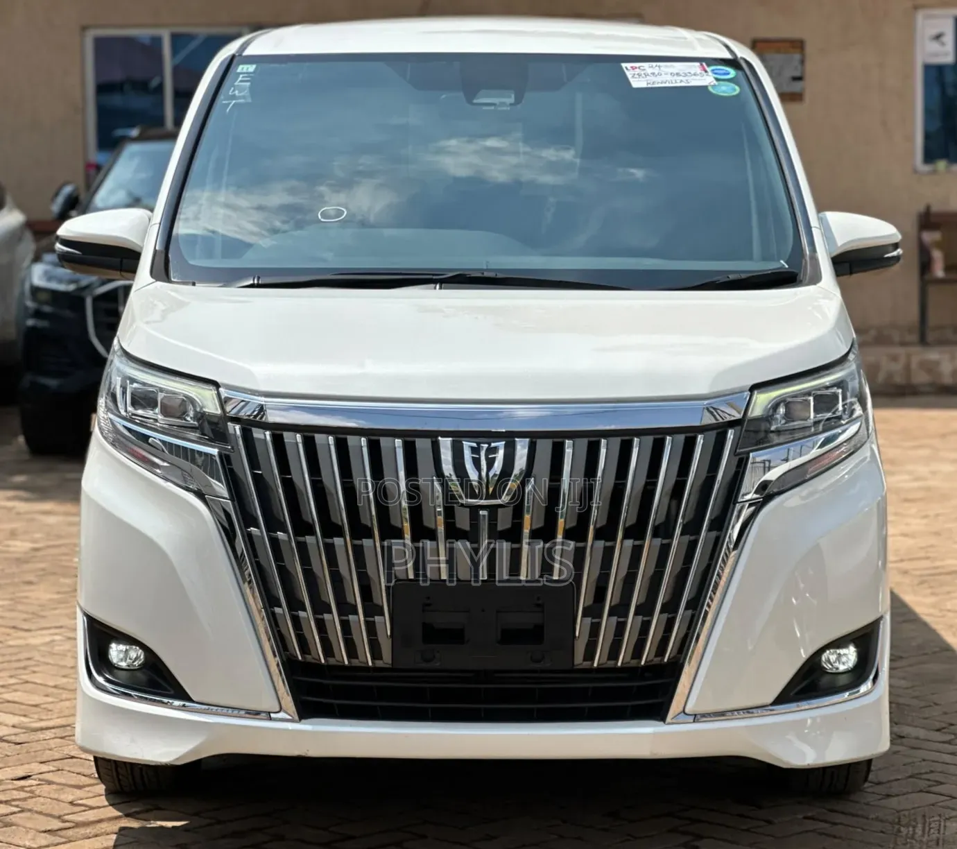Toyota Esquire 2.0 FWD (8 seater) 2019 White
