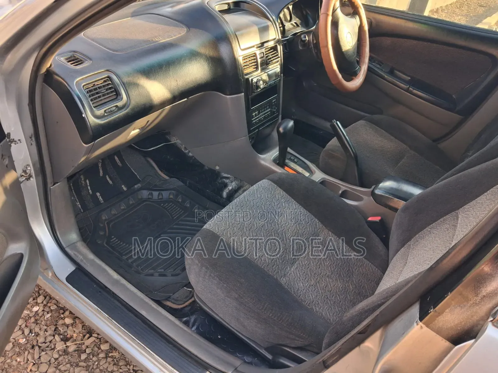 Toyota Caldina 2000 Silver