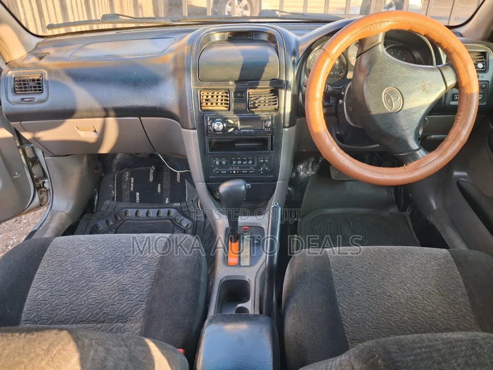 Toyota Caldina 2000 Silver