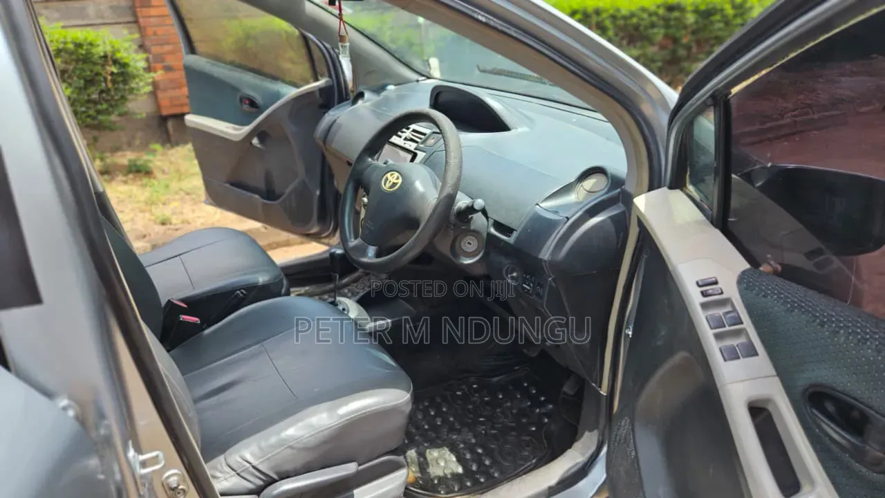 Toyota Vitz 2006 Gray