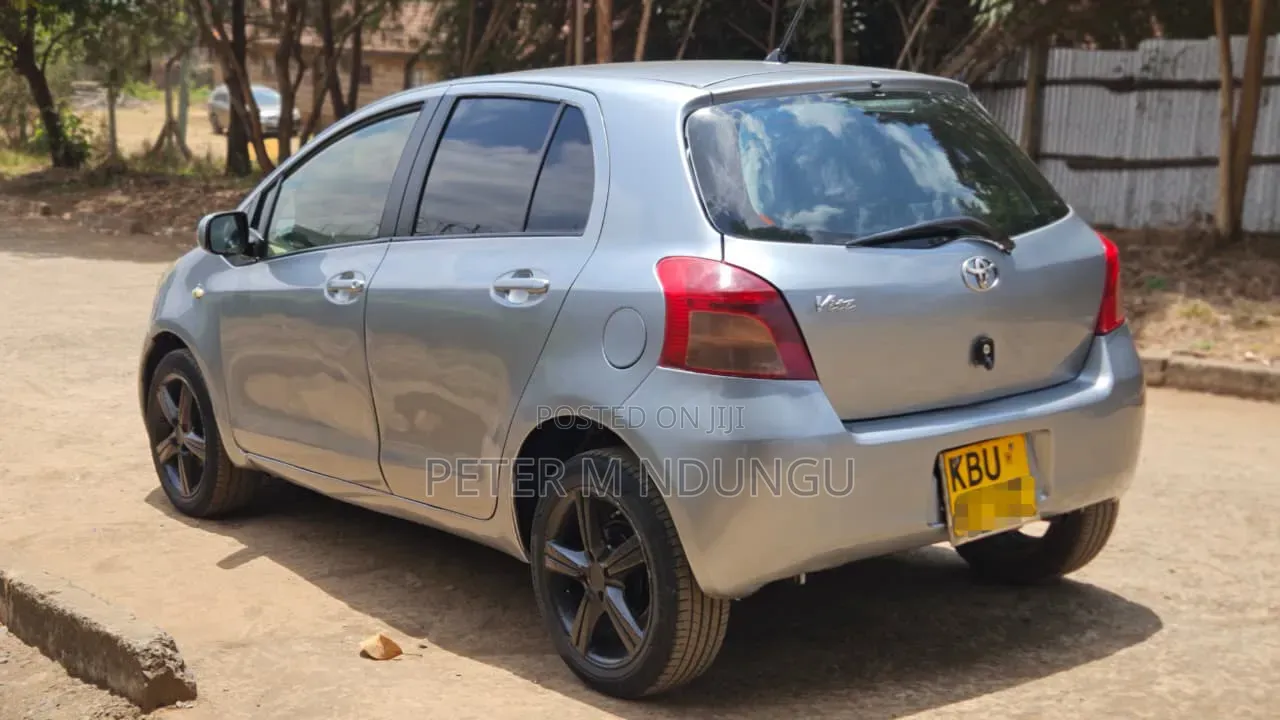 Toyota Vitz 2006 Gray