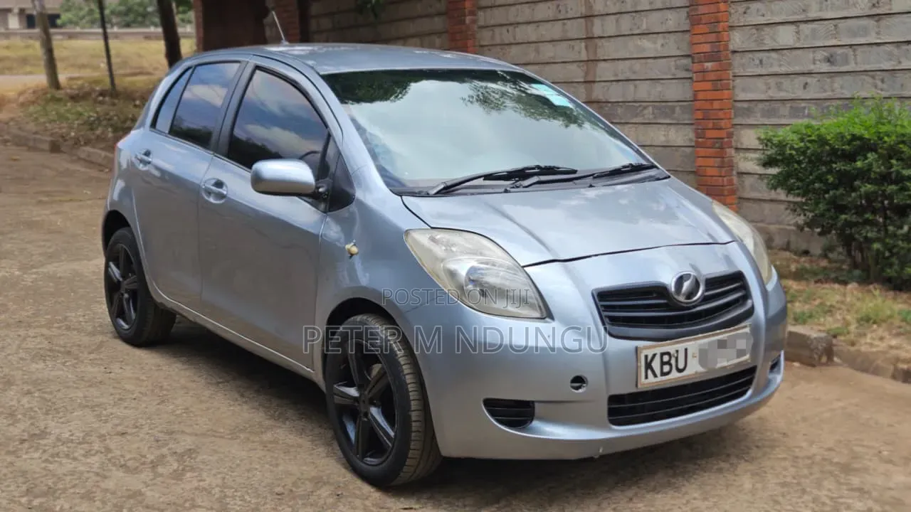 Toyota Vitz 2006 Gray