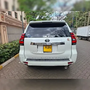Toyota Land Cruiser Prado 2018 White