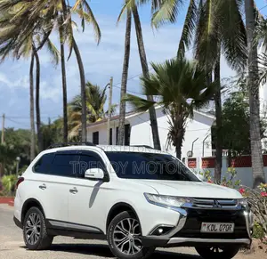 Mitsubishi Outlander 2017 White