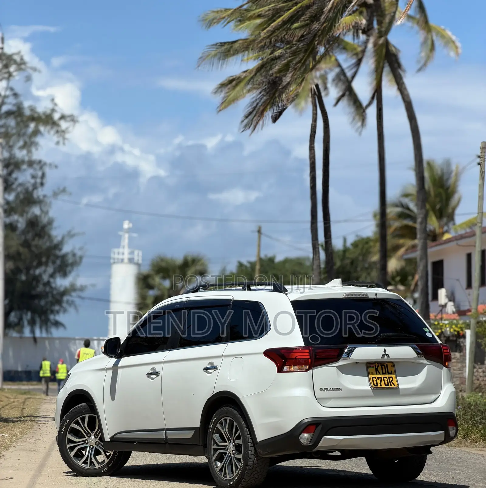 Mitsubishi Outlander 2017 White
