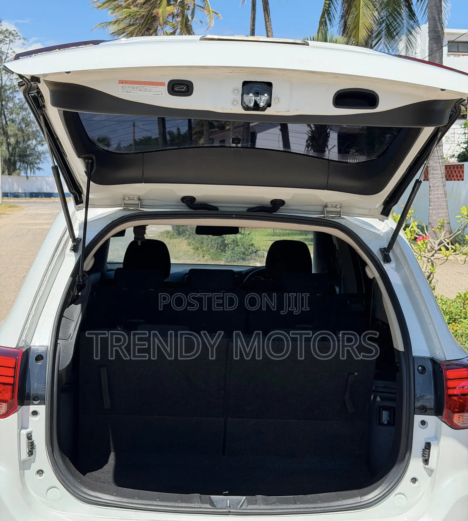 Mitsubishi Outlander 2017 White