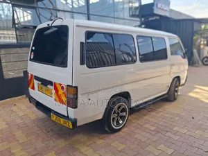 Nissan Caravan (Urvan) 1997 White