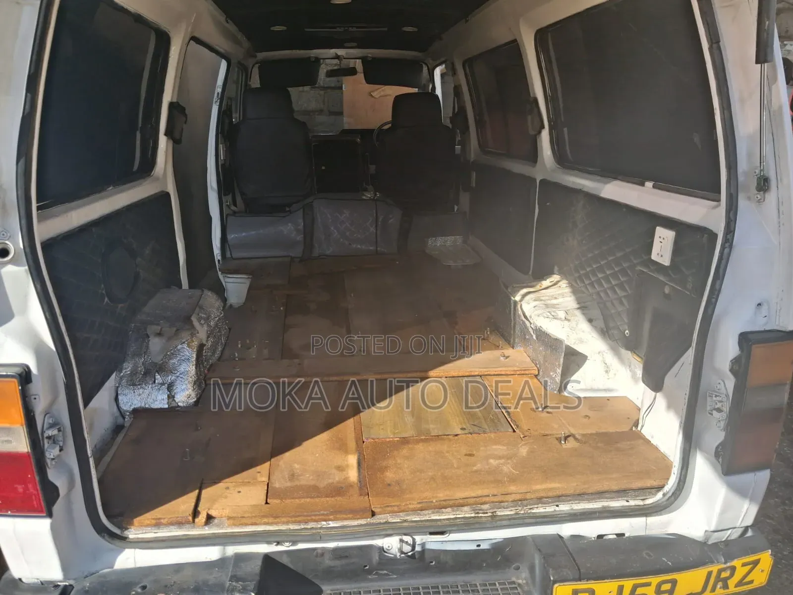 Nissan Caravan (Urvan) 1997 White